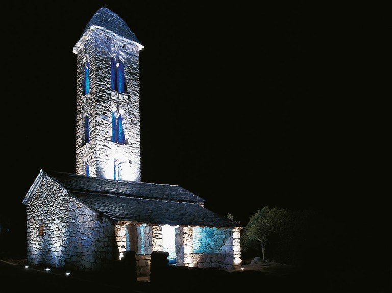 Éclairage de la chapelle de Sant Miquel d'engolasters